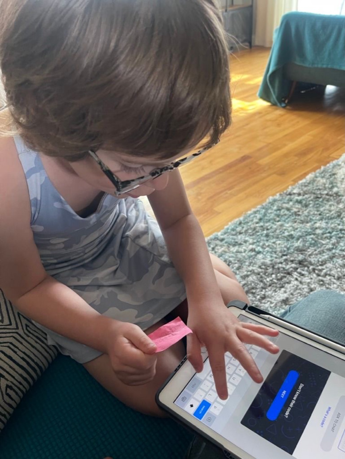 Heloise is Thrilled by New Friend Connection